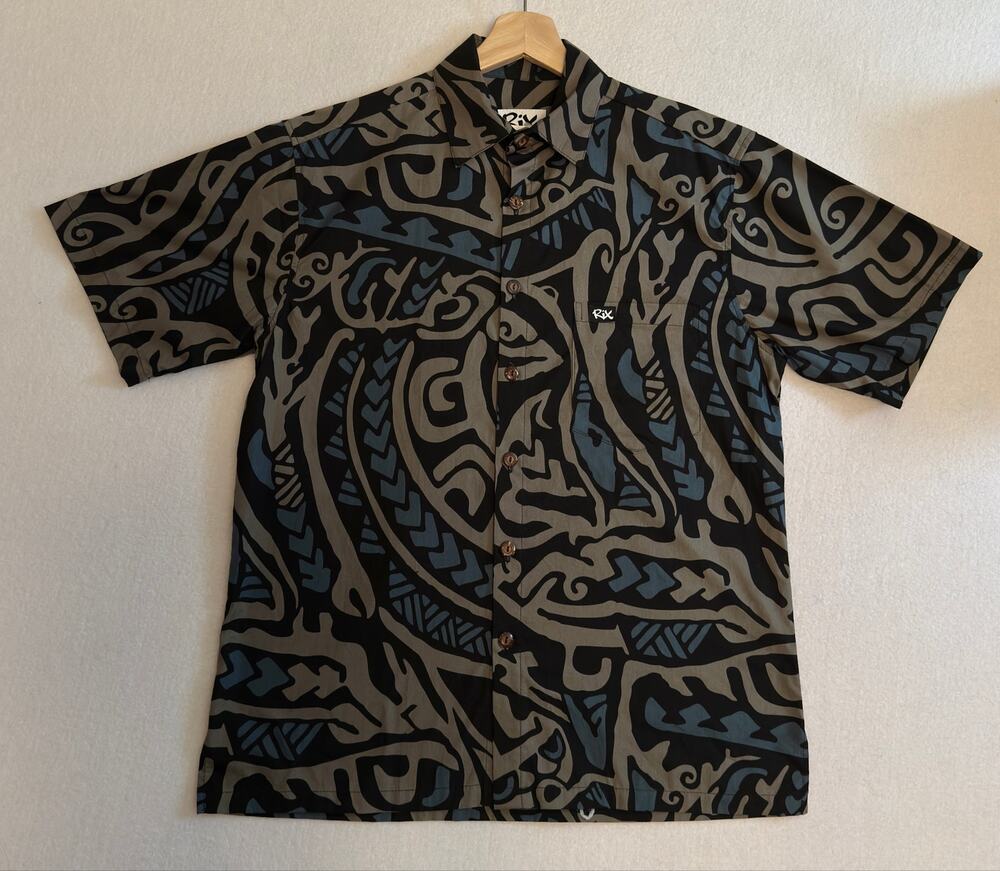 ⁠NWT Rix Island Wear Mens Small Hawaiian Aloha Shirt Pahoehoe Tribal